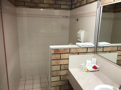 Miles Outback Motel - Accommodation Gold Coast 1