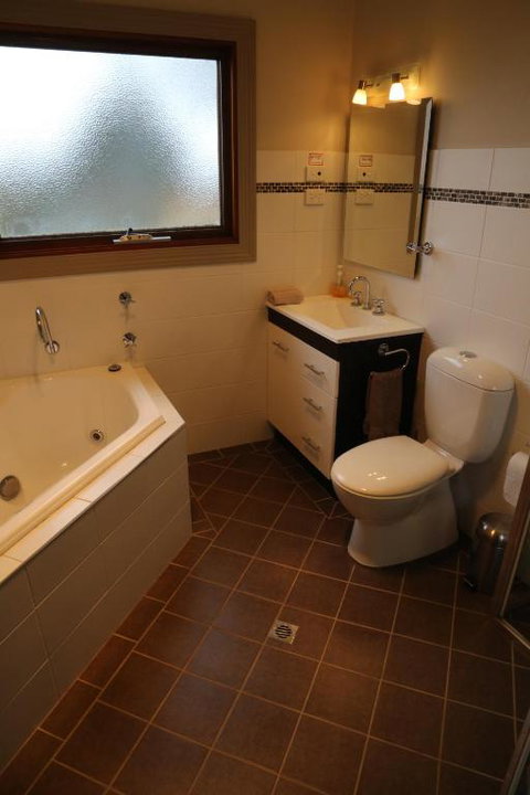 Ironstone Views - Accommodation Gold Coast 5