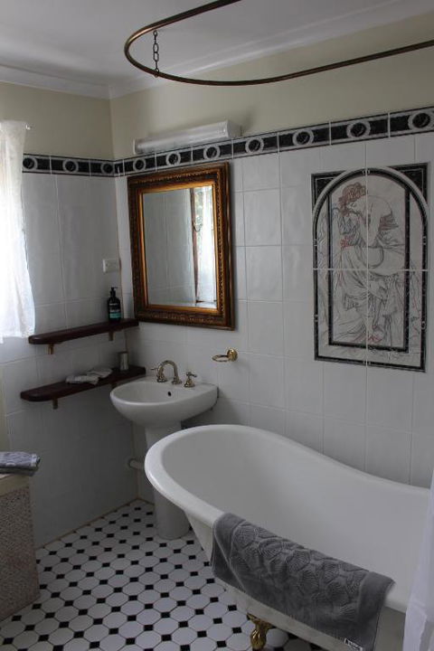 Dancing Waters Cottage - Accommodation Gold Coast 2