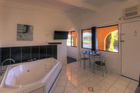 Twin Swans Motel - Accommodation Gold Coast 7