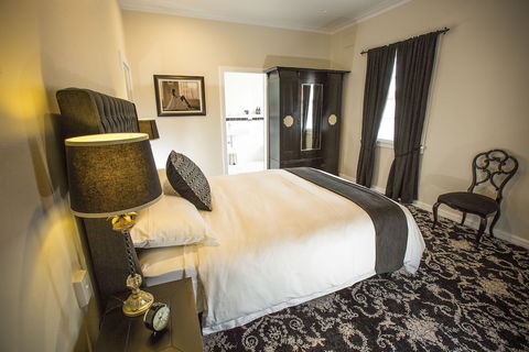 The Commercial Boutique Hotel - Accommodation Gold Coast 2