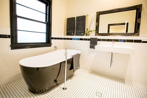 The Commercial Boutique Hotel - Accommodation Gold Coast 5