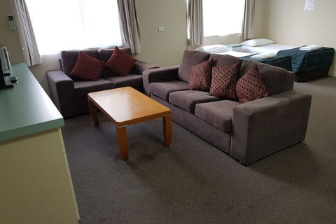 Earls Court Motor Inn - Accommodation Gold Coast 4