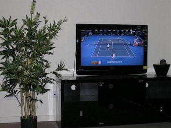 Insaa Serviced Apartments Dandenong - 1 Gold Coast 6