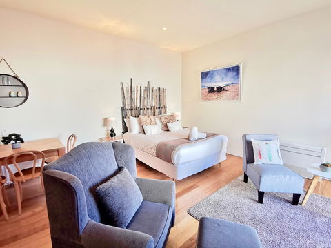 Phoenix Apartments - Accommodation Gold Coast 0