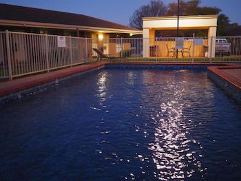 Jacaranda Motel & Holiday Units - Accommodation Gold Coast 2
