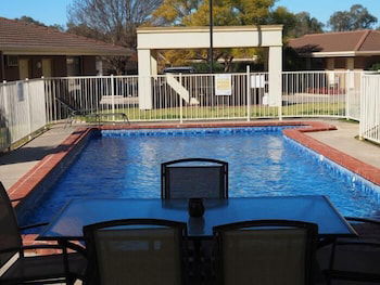 Jacaranda Motel & Holiday Units - Accommodation Gold Coast 3