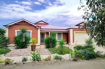 All Seasons' Escape Port Elliot - Accommodation Gold Coast 0