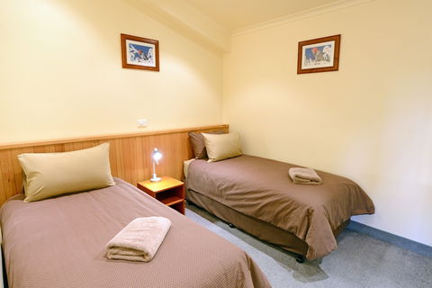 Falls Creek Country Club - Accommodation Gold Coast 1