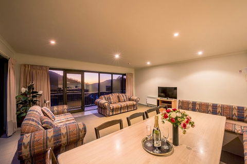 Falls Creek Country Club - Accommodation Gold Coast 3