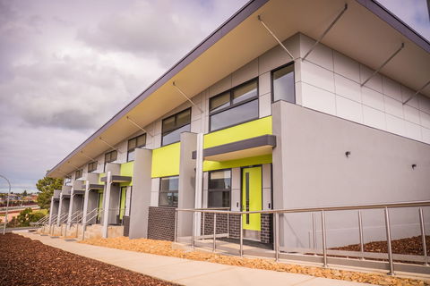 Deakin Geelong Units - Gold Coast 4U 2