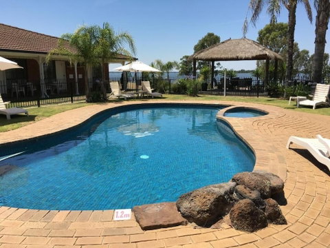 Capricorn Motor Inn - Accommodation Gold Coast 0