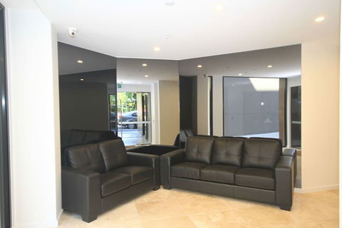 RNR Serviced Apartments North Melbourne - Accommodation Gold Coast 2