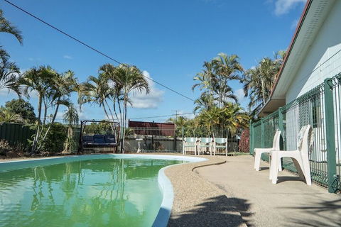 Bluff Palms Motel - Accommodation Gold Coast 2