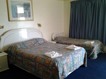 Hotel Boston - Accommodation Gold Coast 4