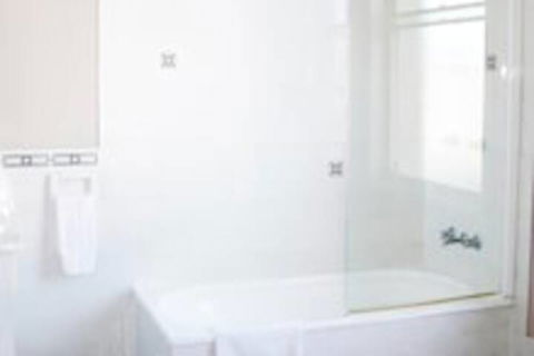 Imperial Hotel Cowra - Accommodation Gold Coast 4