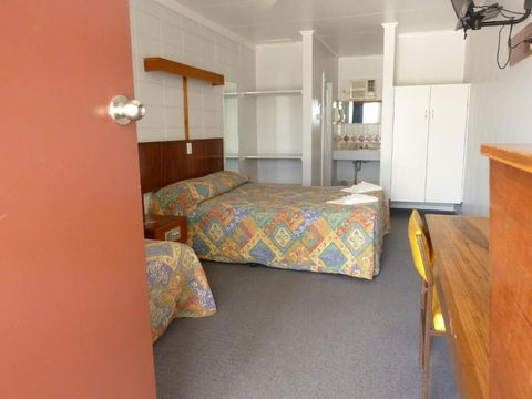 Innisfail City Motel - 1 Gold Coast 6