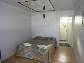Innisfail City Motel - 1 Gold Coast 2
