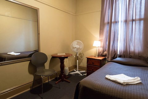 Dunkirk Hotel - 1 Gold Coast 7