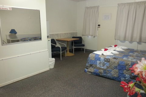Golden Fountain Motel - Accommodation Gold Coast 7