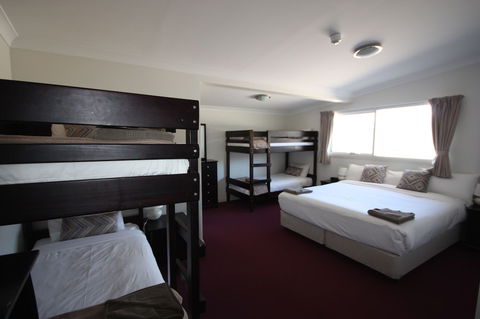 The Lions Lair - Accommodation Gold Coast 2