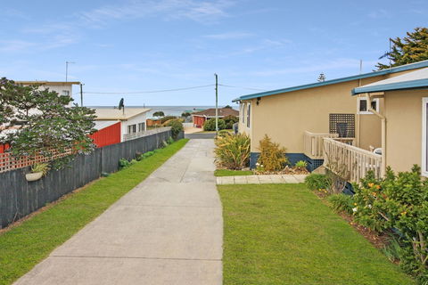 Carmens Inn - Accommodation Gold Coast 1
