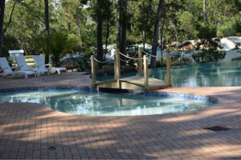 Island View Beach Resort - Accommodation Gold Coast 0