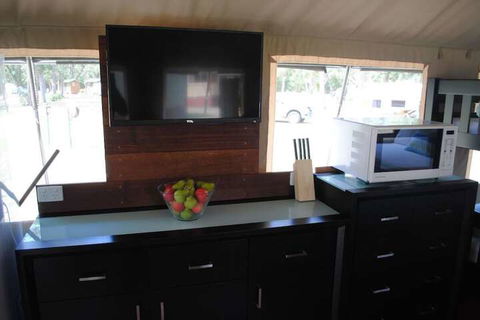 Island View Beach Resort - Accommodation Gold Coast 7