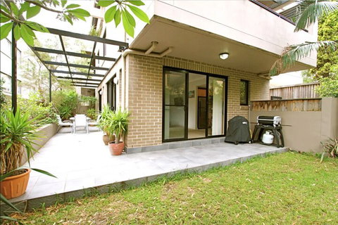 Bondi Beach Garden Apartment - 1 Gold Coast 5