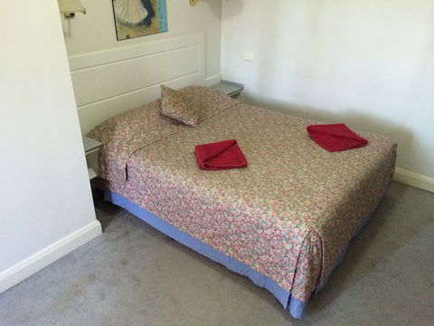 Monarch Motel Hotel - Gold Coast 4U 1