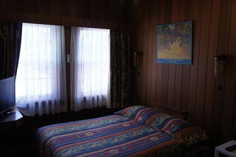 Monarch Motel Hotel - Gold Coast 4U 6