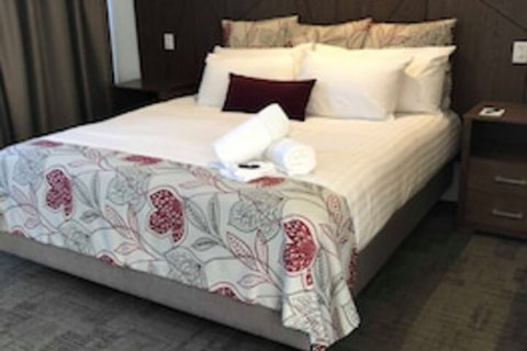 Young Federation Motor Inn - 1 Gold Coast 0