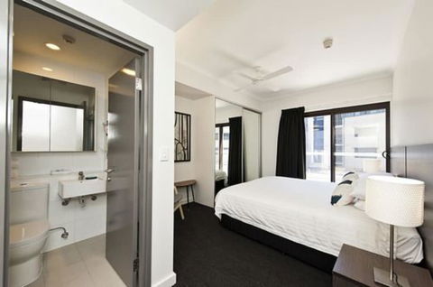 St Catherine's On Park - Gold Coast 4U 1