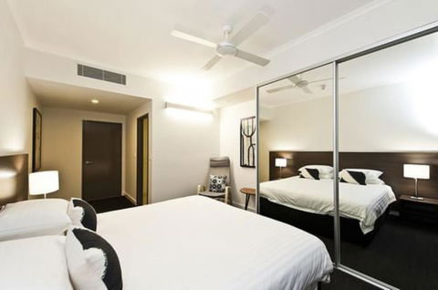 St Catherine's On Park - Gold Coast 4U 2