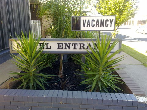 Warrina Motor Inn - 1 Gold Coast 0
