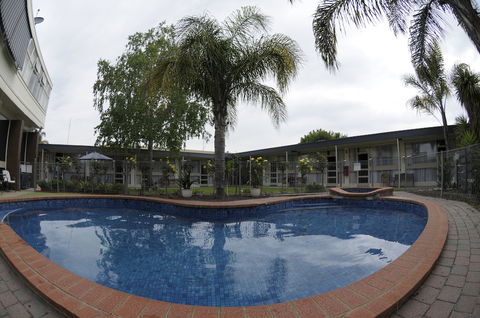 Warrina Motor Inn - 1 Gold Coast 3
