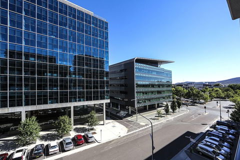 Accommodate Canberra - Metropolitan - Accommodation Gold Coast 5