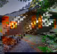 Montville Oceanview Cottages - Gold Coast 4U