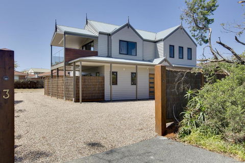 Silversands Beach Cottage - 1 Gold Coast 1