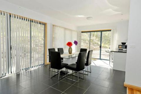 Hill Top Retreat - Accommodation Gold Coast 3