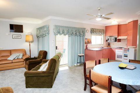 Bristol House Accommodation - Accommodation Gold Coast 3