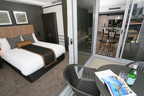 Alex Perry Hotel & Apartments - Accommodation Gold Coast 2