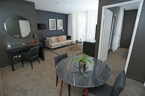 Alex Perry Hotel & Apartments - Accommodation Gold Coast 0