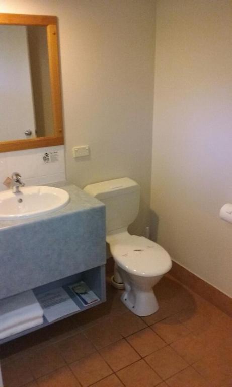 Bushland Beach Tavern - Gold Coast 4U 6