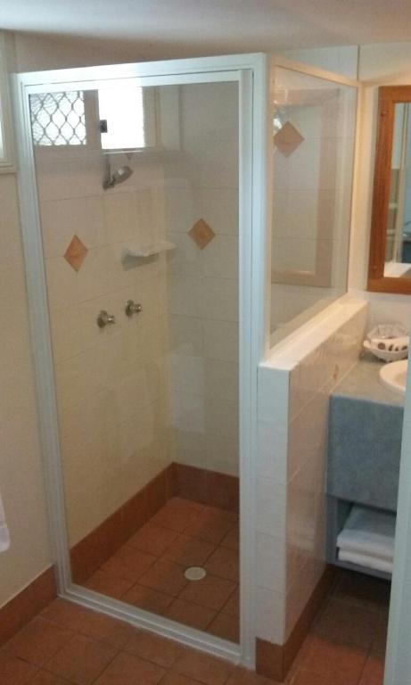 Bushland Beach Tavern - Gold Coast 4U 5