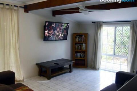Wyndham Lodge - Accommodation Gold Coast 3