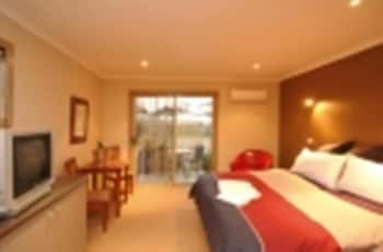 Motel Strahan - Accommodation Gold Coast 0