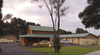 Motel Strahan - Accommodation Gold Coast 1