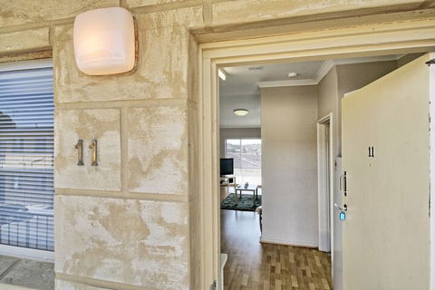 Acacia Holiday Or Business Stay Accommodation - Accommodation Gold Coast 1