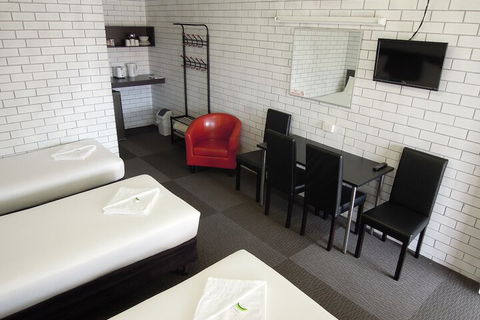 Jackaroo Apartments - Accommodation Gold Coast 7
